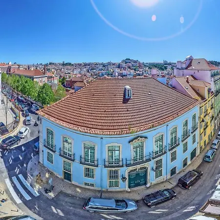 You Hub With Stunning View Over Rooftops Lisboa